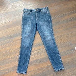 White House Black Market size 8 ultra high rise skinny everyday soft jeans